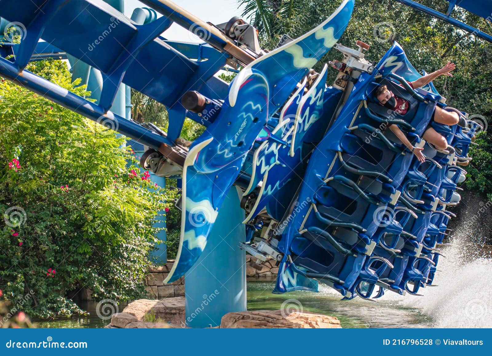 People Enjoying Manta Ray at Seaworld 38 Editorial Stock Photo - Image