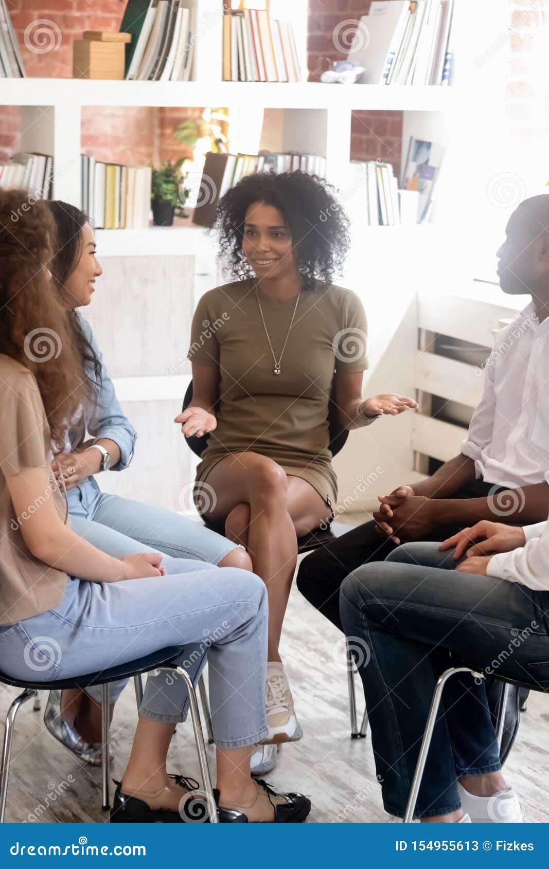 people gather for discuss problems or gain knowledge at seminar