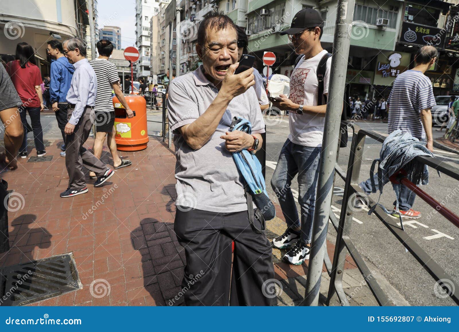 The people of Hong Kong editorial photography. Image of china - 155692807