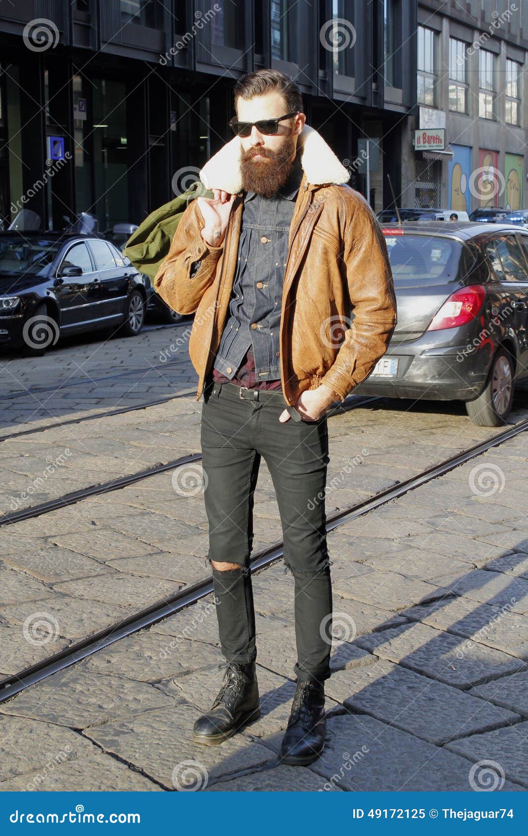 People at Milan Fashion Week Editorial Image - Image of elegance ...