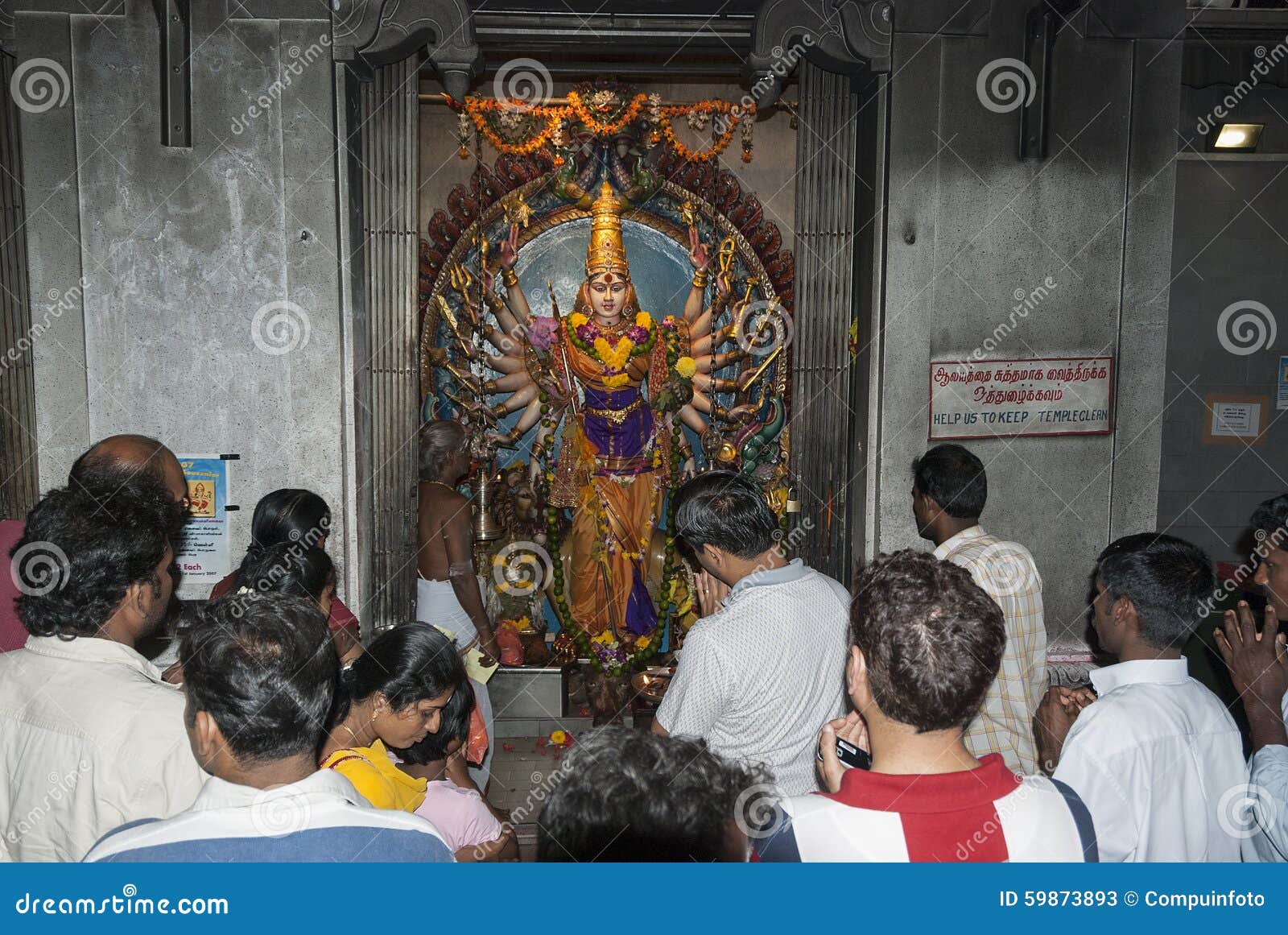 hinduism people praying