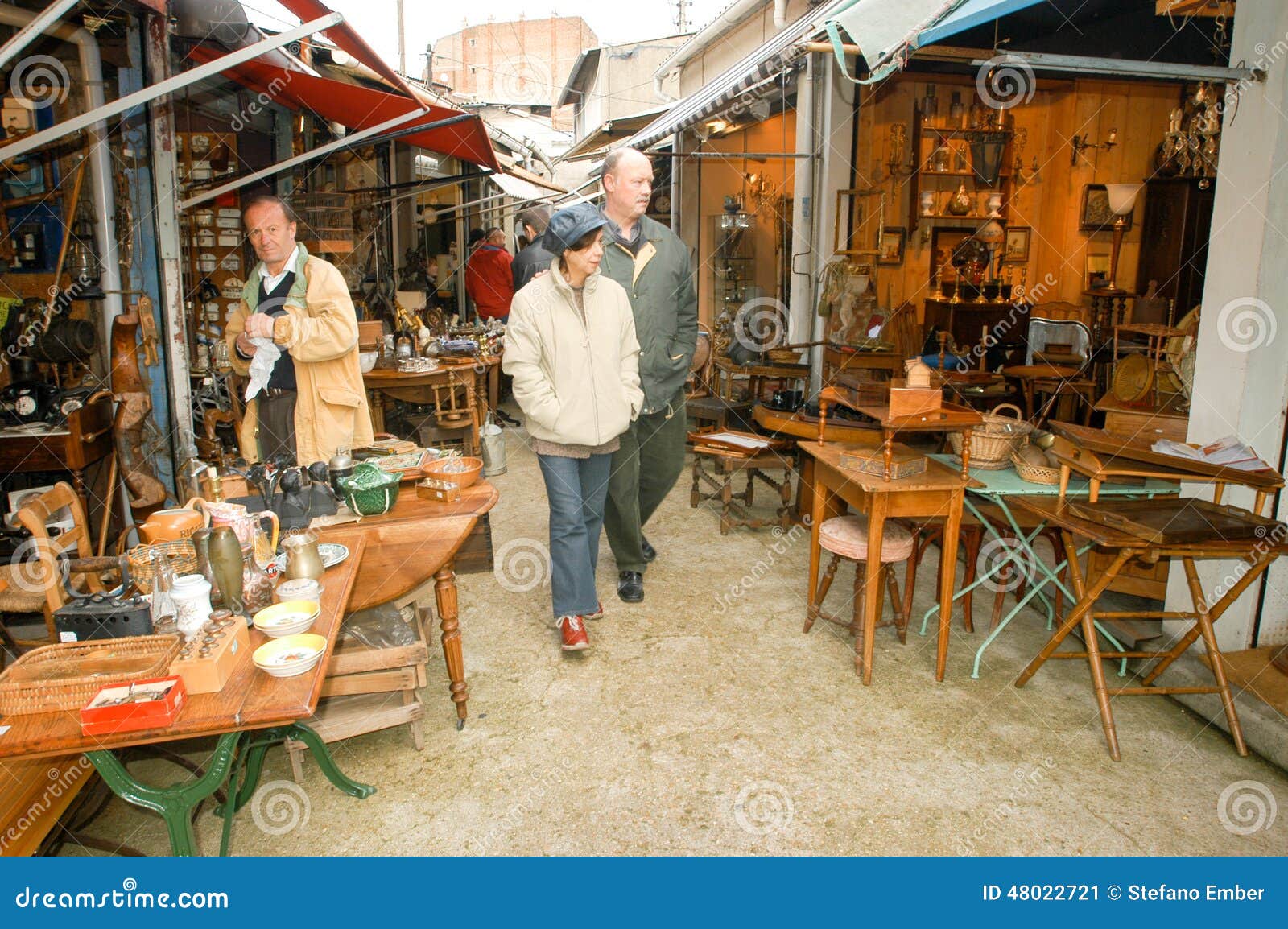People Shopping at the Flea Market of Clignancourt at Paris Editorial ...