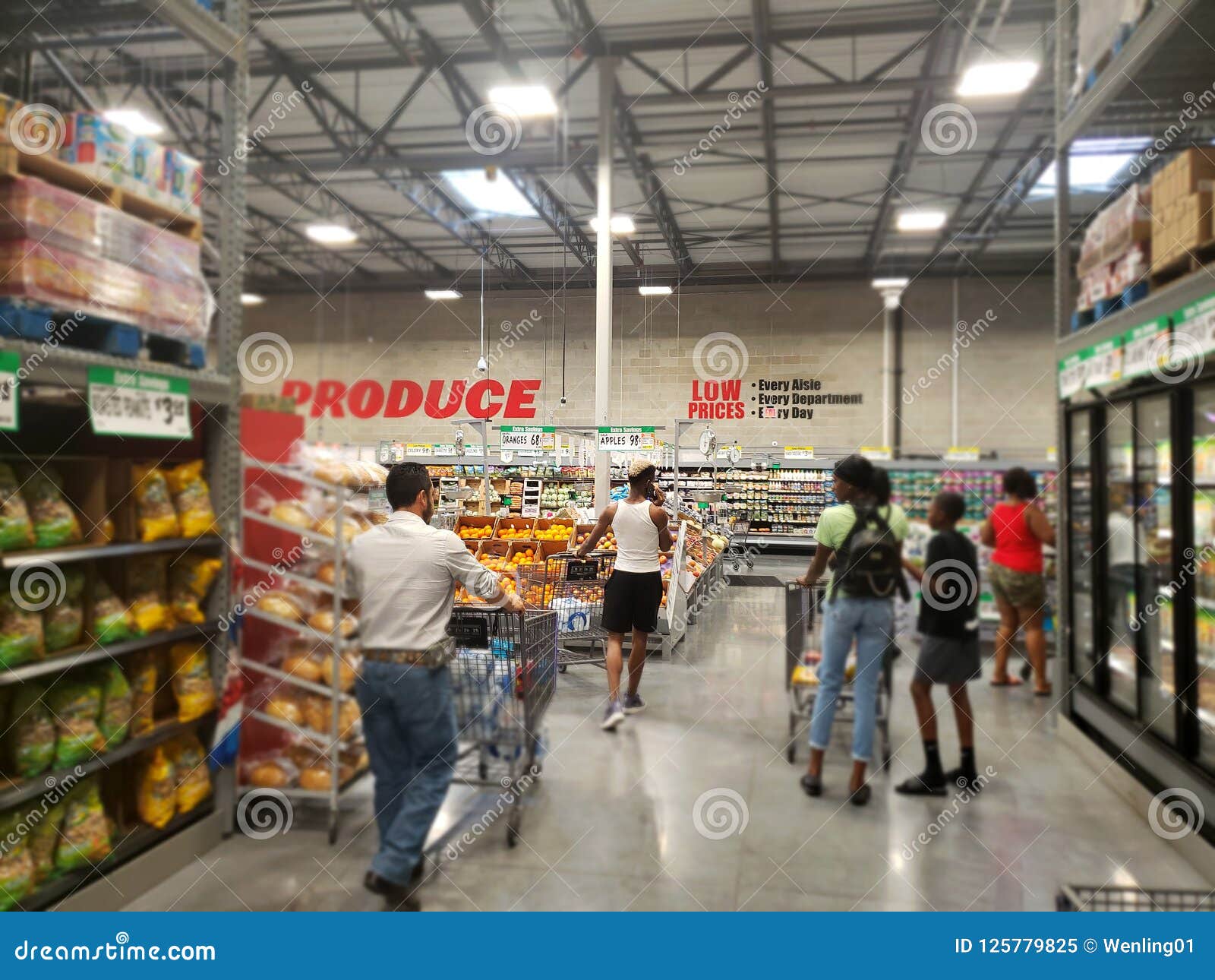 WinCo Foods Logo Editorial Image 103672806