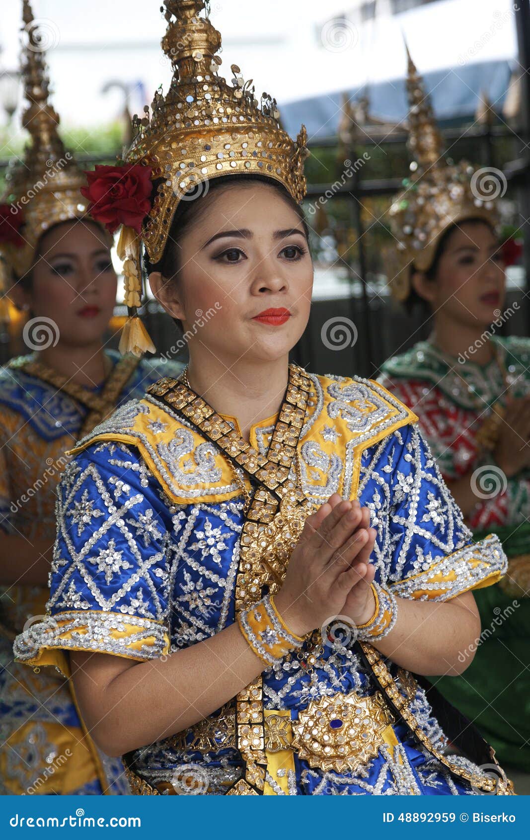 Dancers of Erawan Shrine in Bangkok Editorial Stock Image - Image of ...