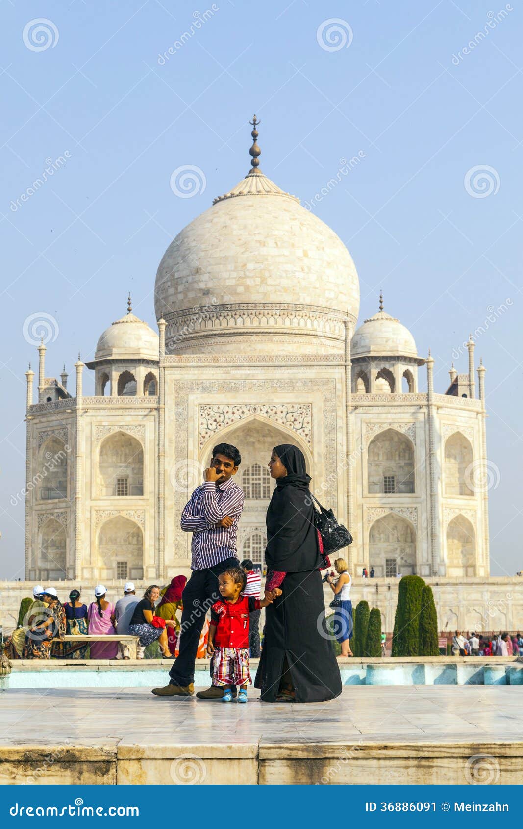 People Visit Taj Mahal in Agra, Editorial Photo - Image of india, heritage:  36886091