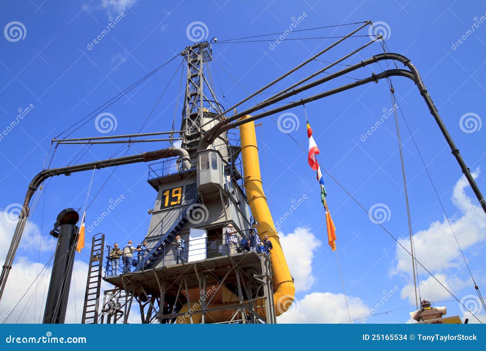 People Visiting Gigantic Steam Crane In Dordrecht Editorial Stock Image Image Of Gigantic Crane 25165534