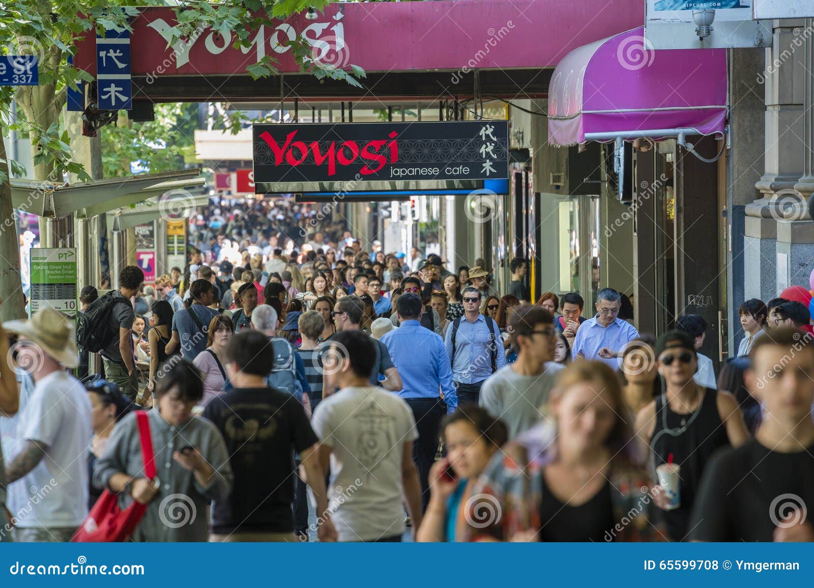 People Walking Along Swanston Street in Melbourne in Winter Editorial Photo  - Image of travel, people: 57899391