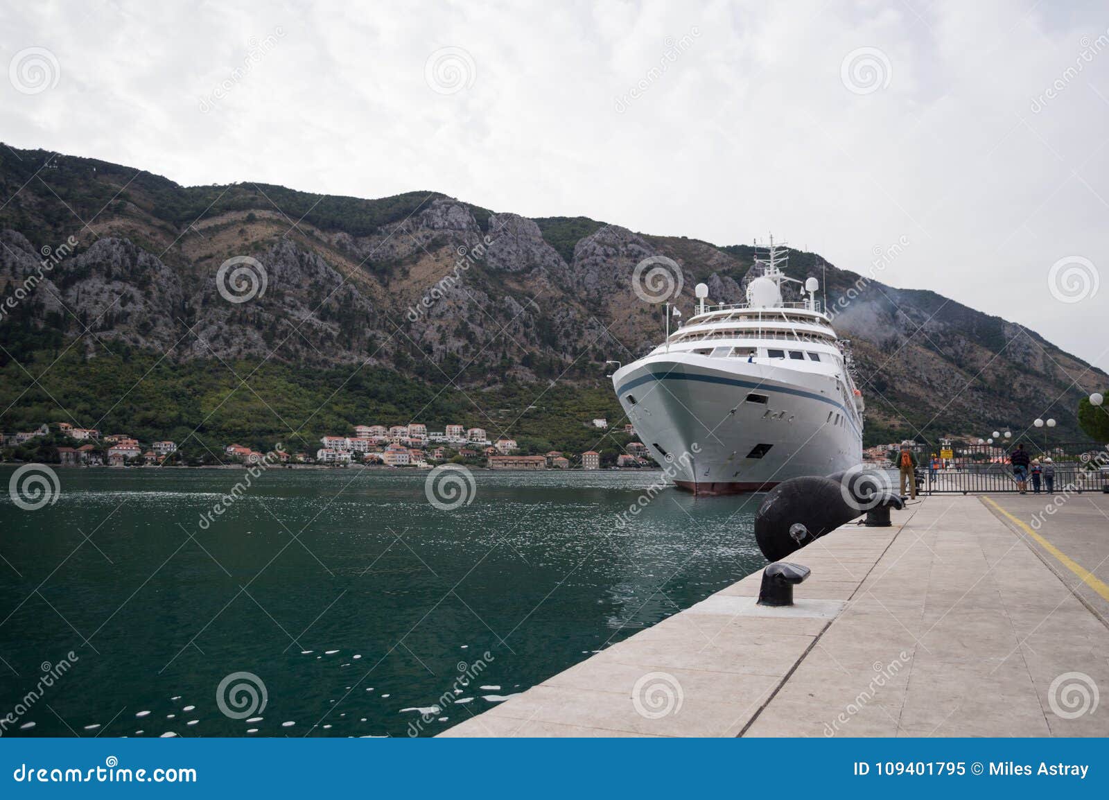 kotor cruise port