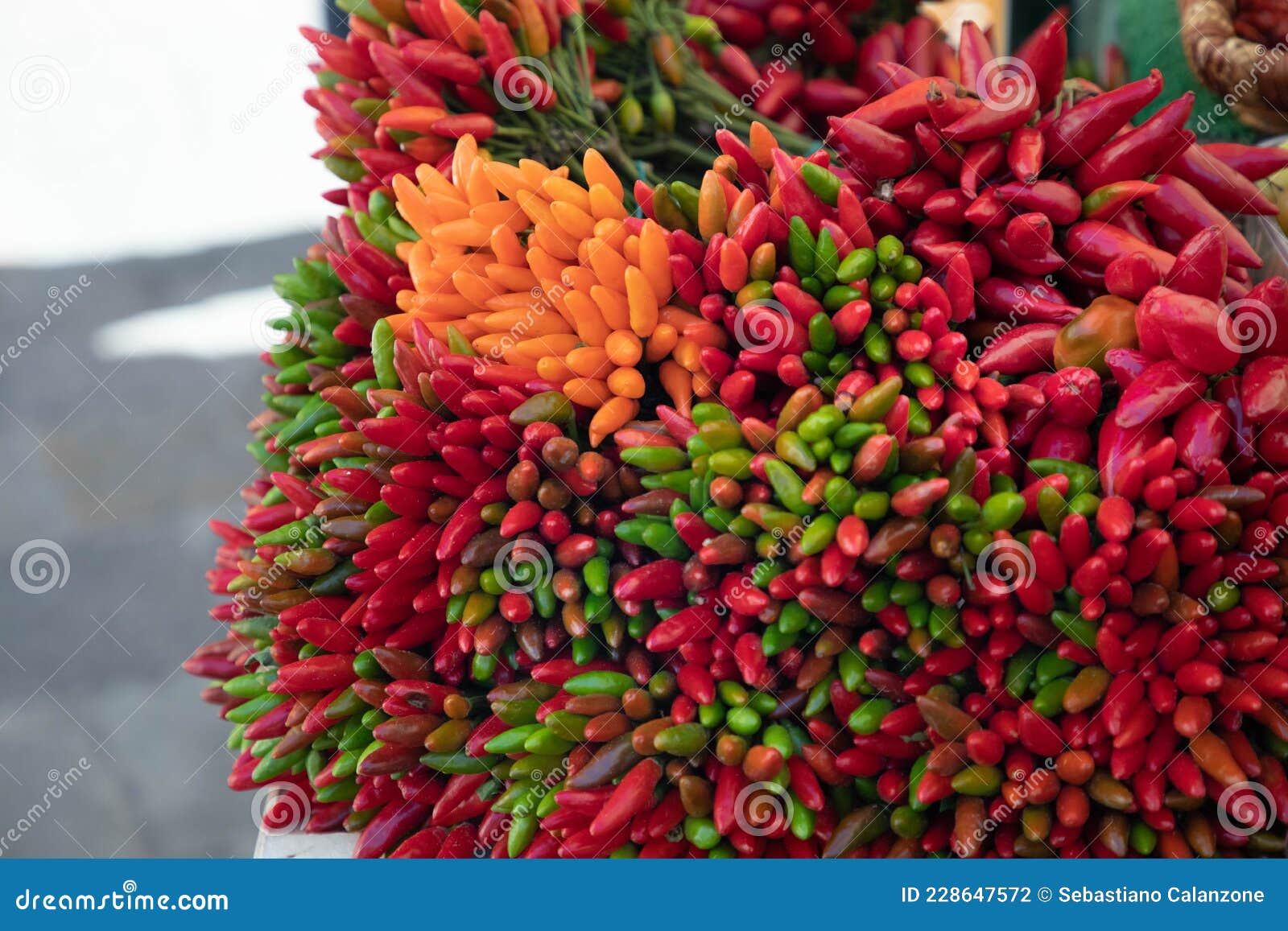 peperoncino piccante di vari colori