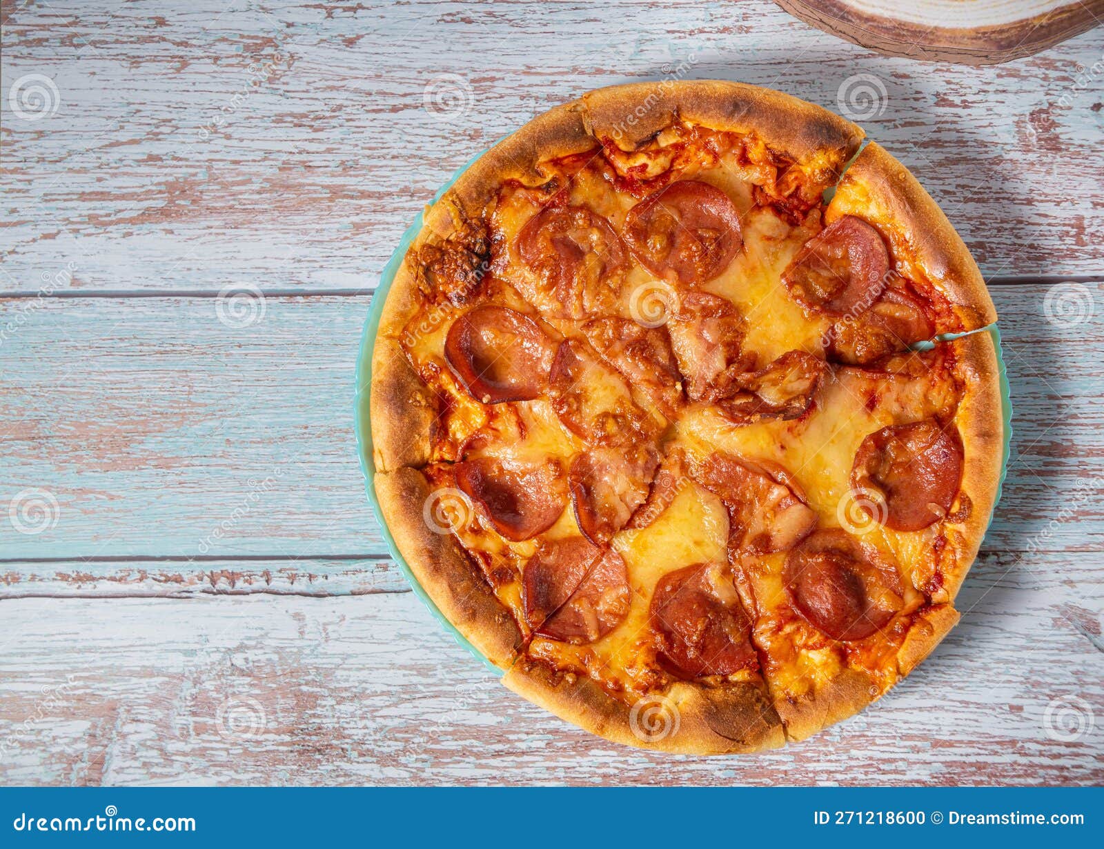 Pepperoni Pizza ,fresh Pizza with Pepperoni, Cheese and Tomato Sauce