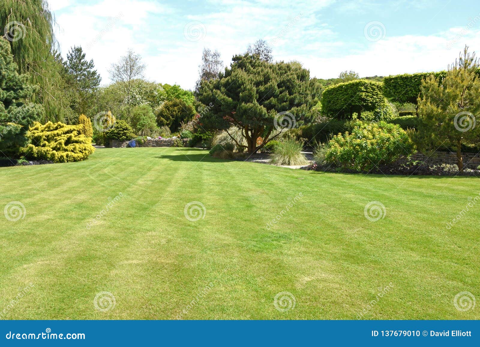 a perfect english country garden