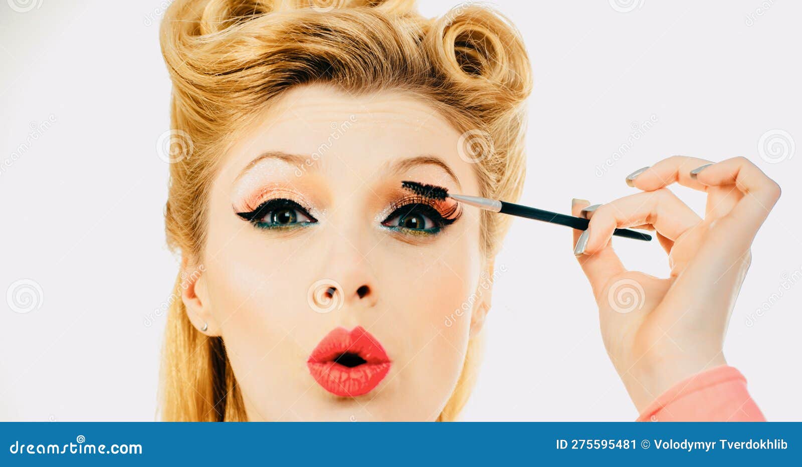 perfect eyebrows. eyebrows correction. . perfect natural eyebrows and eyelashes.