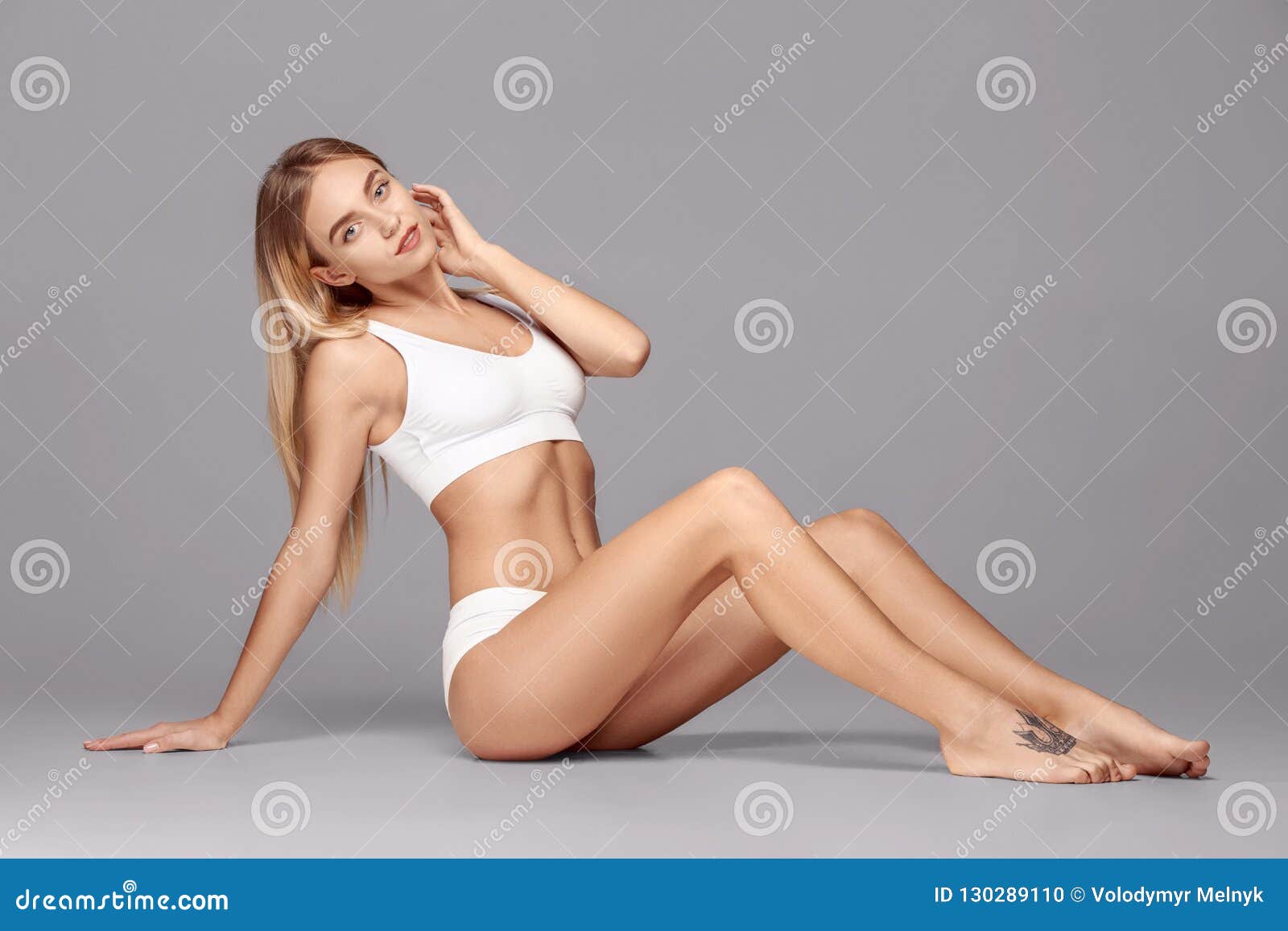 https://thumbs.dreamstime.com/z/perfect-slim-toned-young-body-girl-perfect-slim-toned-young-body-girl-fit-woman-studio-fitness-diet-sports-130289110.jpg