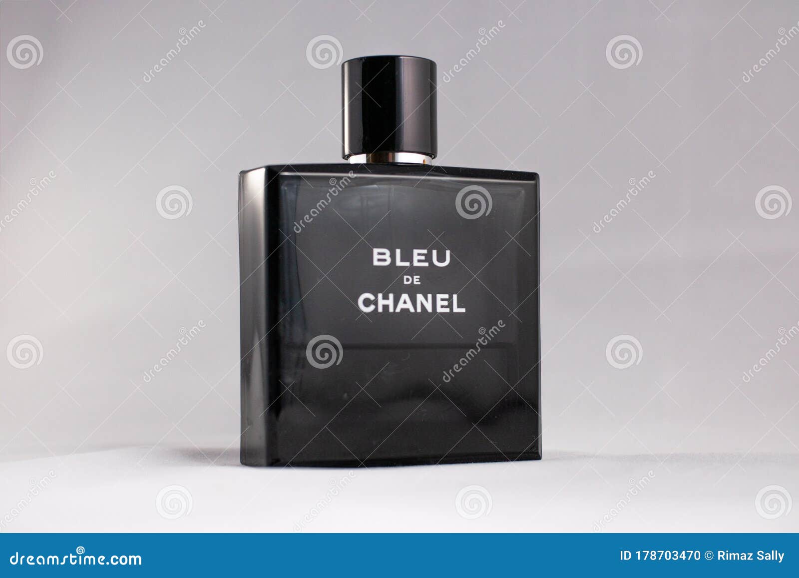 Perfume Bottle White Background 003 Editorial Image - Image of bottle ...