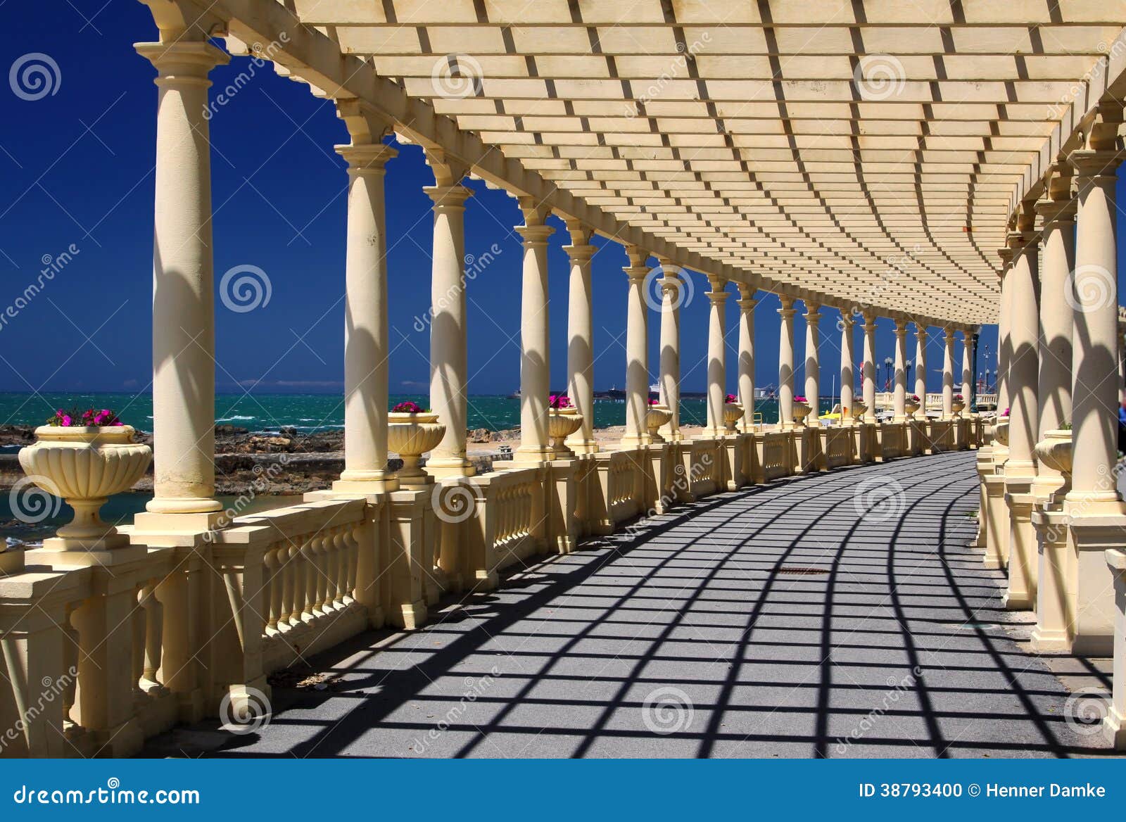 pergola at foz do douro, not far from oporto