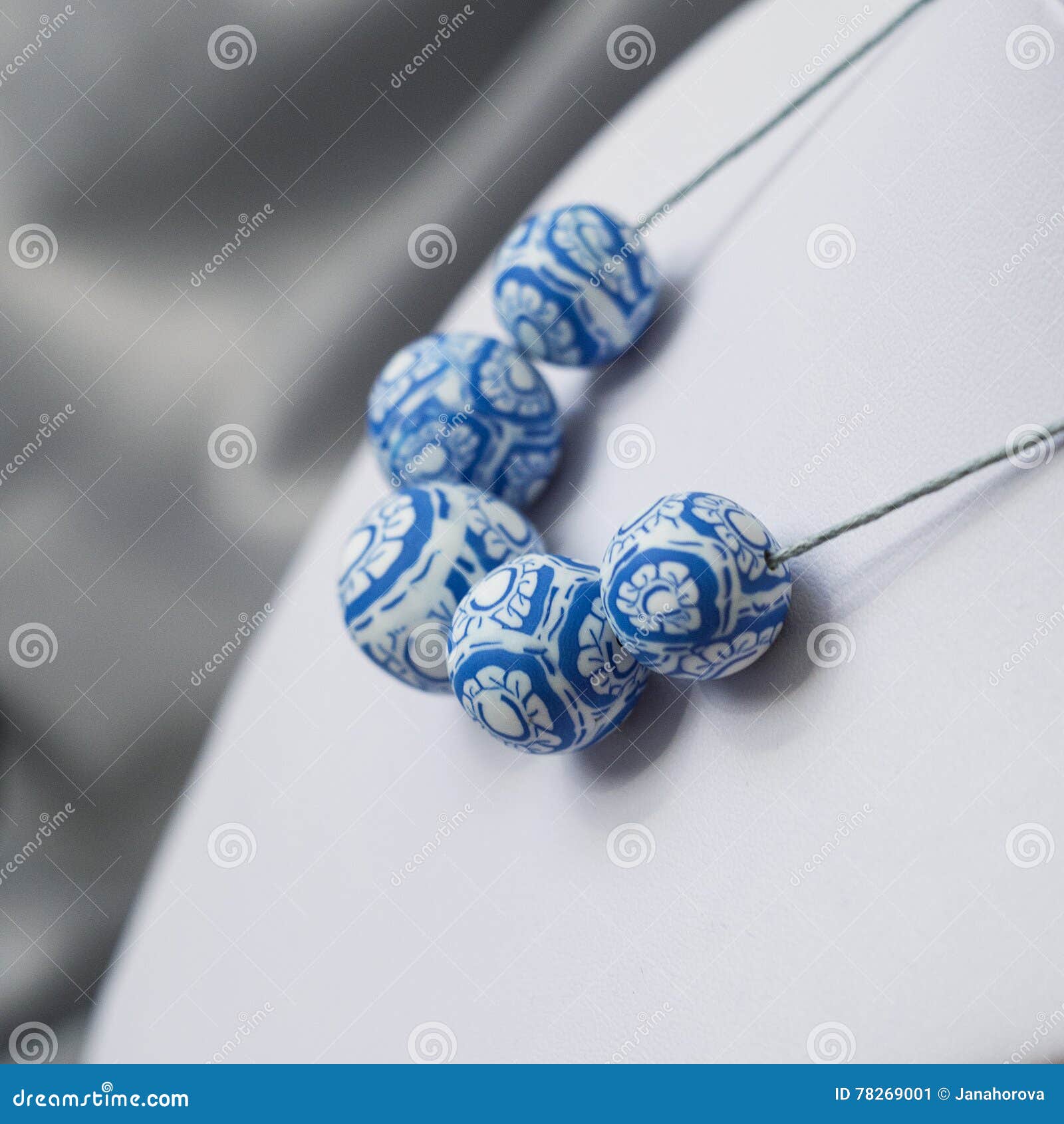 Perles D'argile De Polymère Image stock - Image du collier