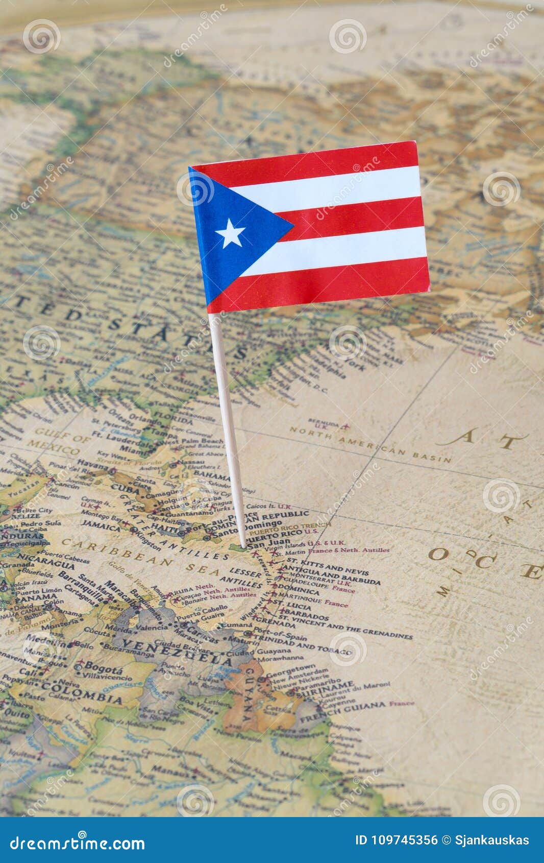 Perno De La Bandera De Puerto Rico En Un Mapa Del Mundo Foto De Archivo Imagen De Explorar Juan