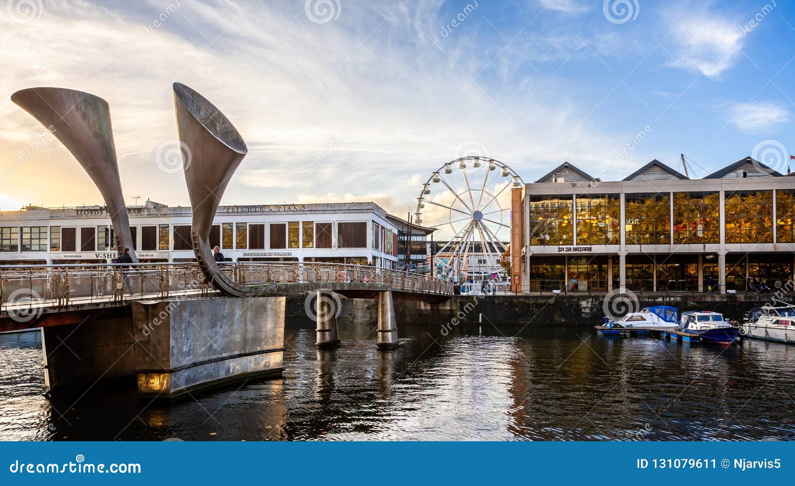 https://thumbs.dreamstime.com/z/pero-s-pedestrian-bridge-watershed-bristol-viewing-wheel-bristol-avon-uk-pero-s-pedestrian-bridge-131079611.jpg