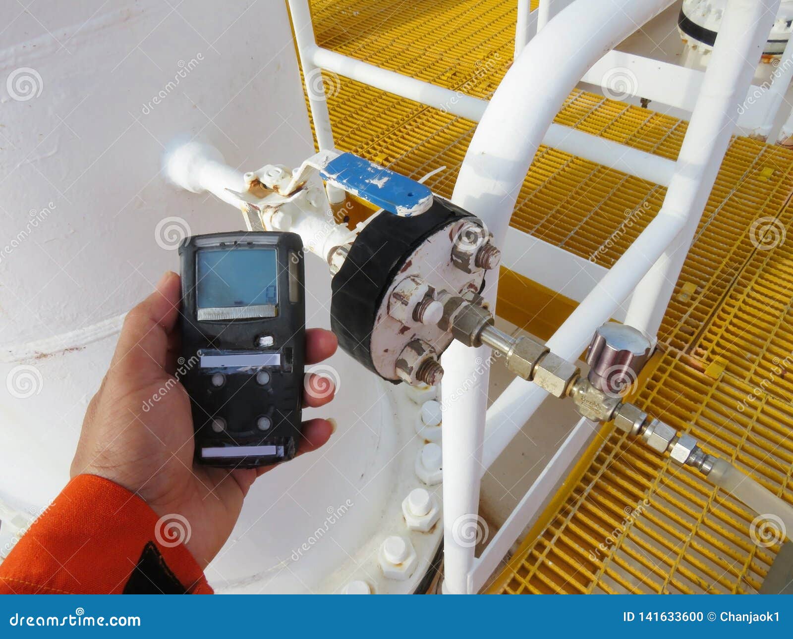 Personal H2S Gas Detector,Check Gas Leak. Safety Concept of Safety and