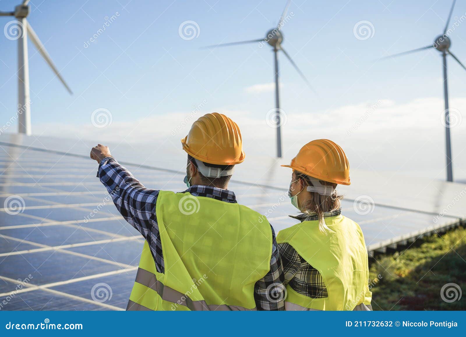 Personas Que Trabajan Para El Proceso De Generadores De Energía De