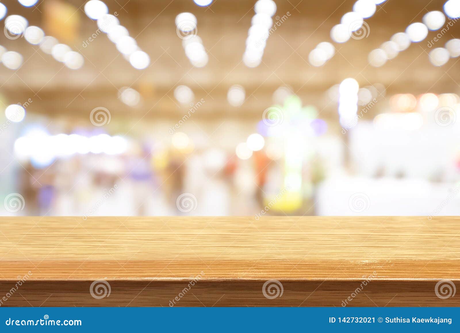 Bàn gỗ với kiểu dáng đẹp mắt chắc chắn sẽ thu hút sự chú ý của bạn đến hình ảnh mà chúng tôi chia sẻ. Hãy khám phá bàn gỗ đó và tìm kiếm cảm giác ấm cúng khi bạn ngồi ăn tối với gia đình!