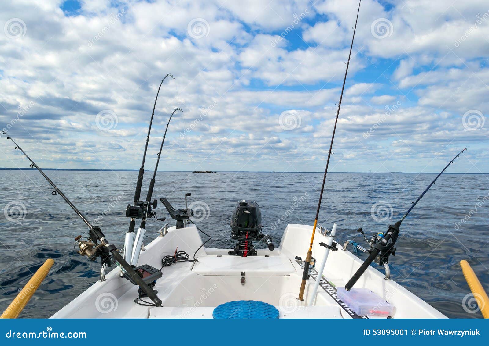 Pesca De Pesca à Linha Do Bote Imagem de Stock - Imagem de esporte,  turismo: 53095001