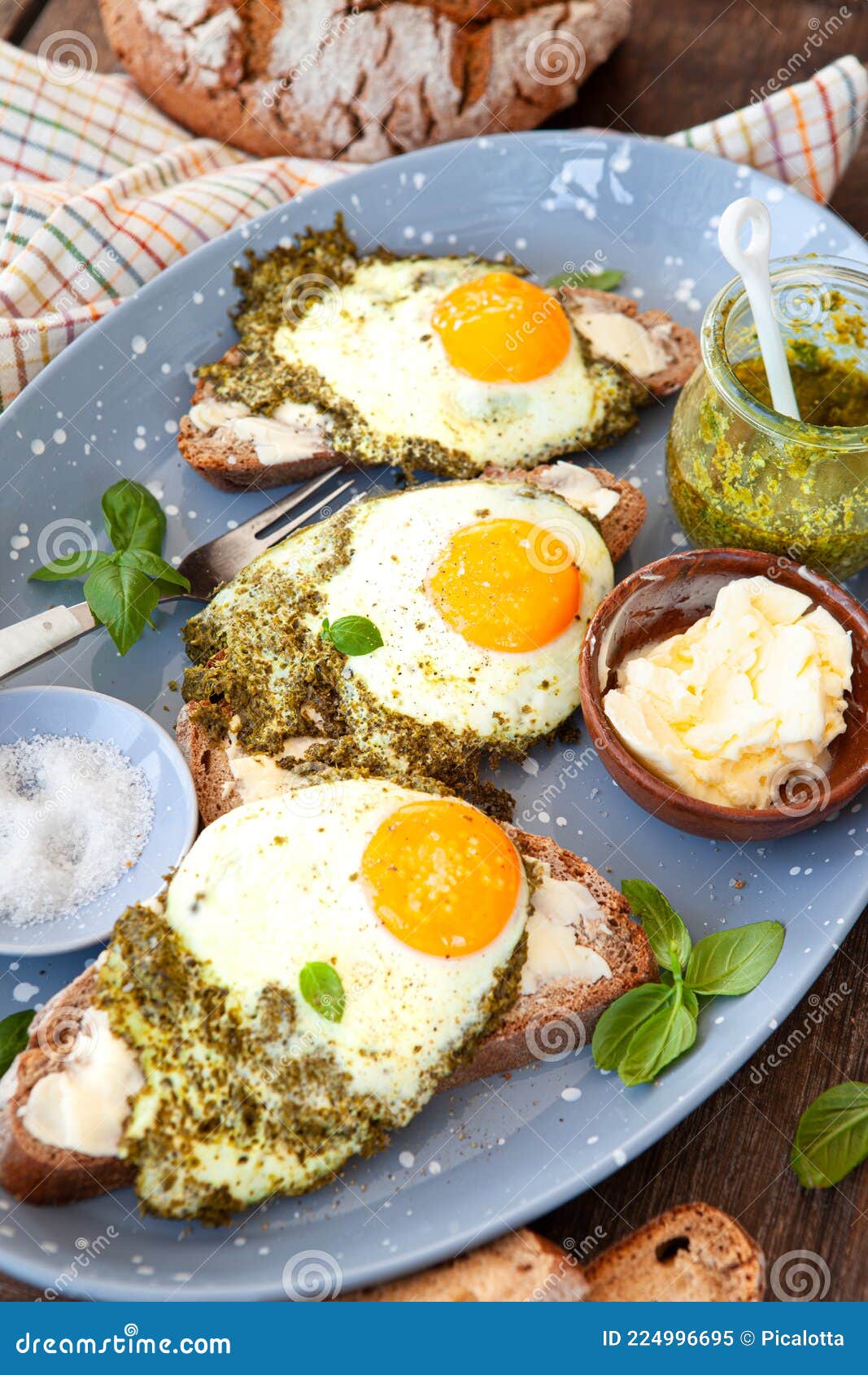 Pesto Eggs, Eggs Fried in Pesto Stock Image Image of sunny, bread 224996695