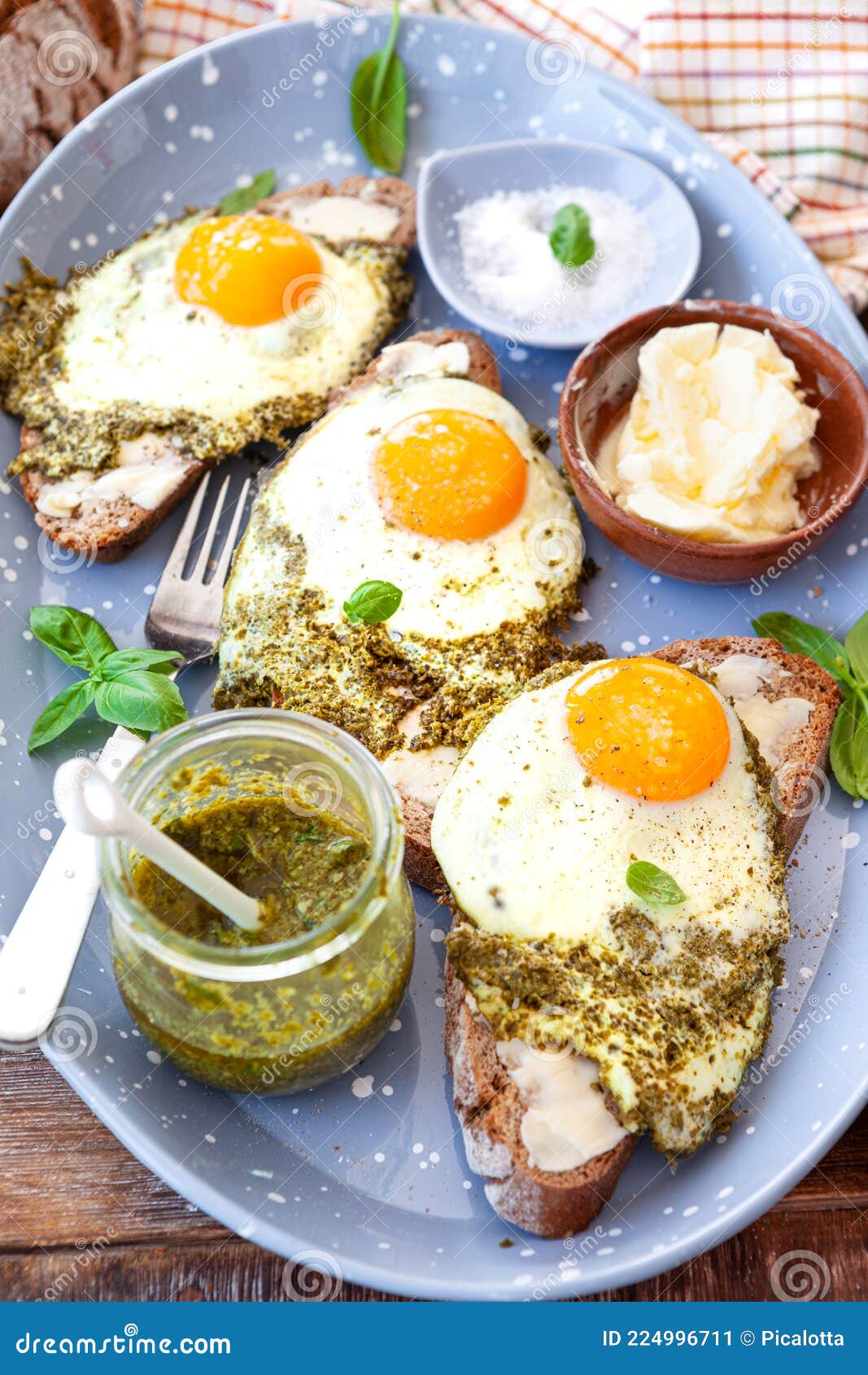Pesto Eggs, Eggs Fried in Pesto Stock Image Image of vertical, sunny