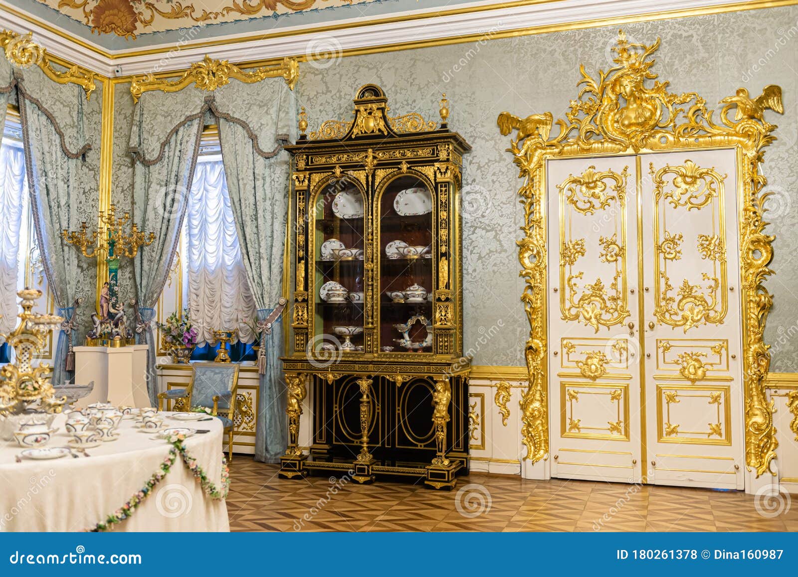 Monplaisir - The Bathhouse of the Tsars | Peterhof
