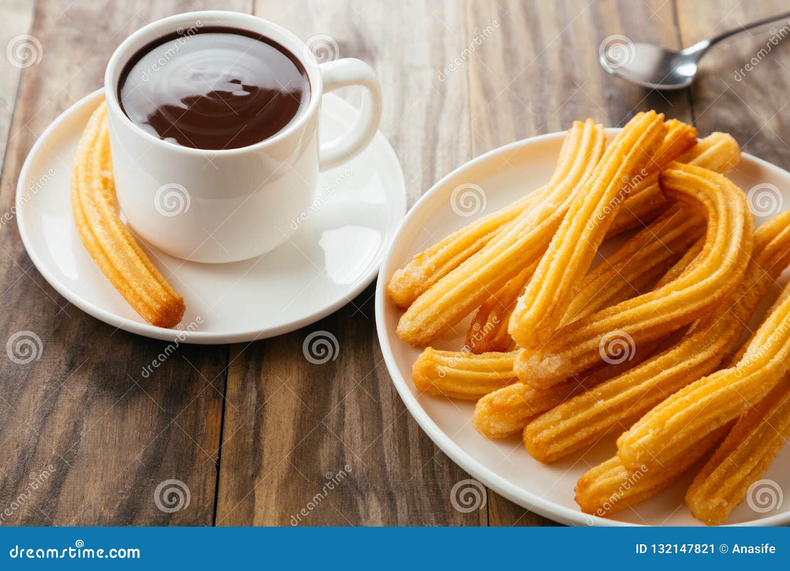 Petit Dejeuner Espagnol Delicieux Avec Les Churros Et Le Chocolat Image Stock Image Du Boulangerie Croquant Petit Dejeuner Espagnol Delicieux Avec Les Churros Et Le Chocolat Image Stock Image Du Boulangerie Croquant