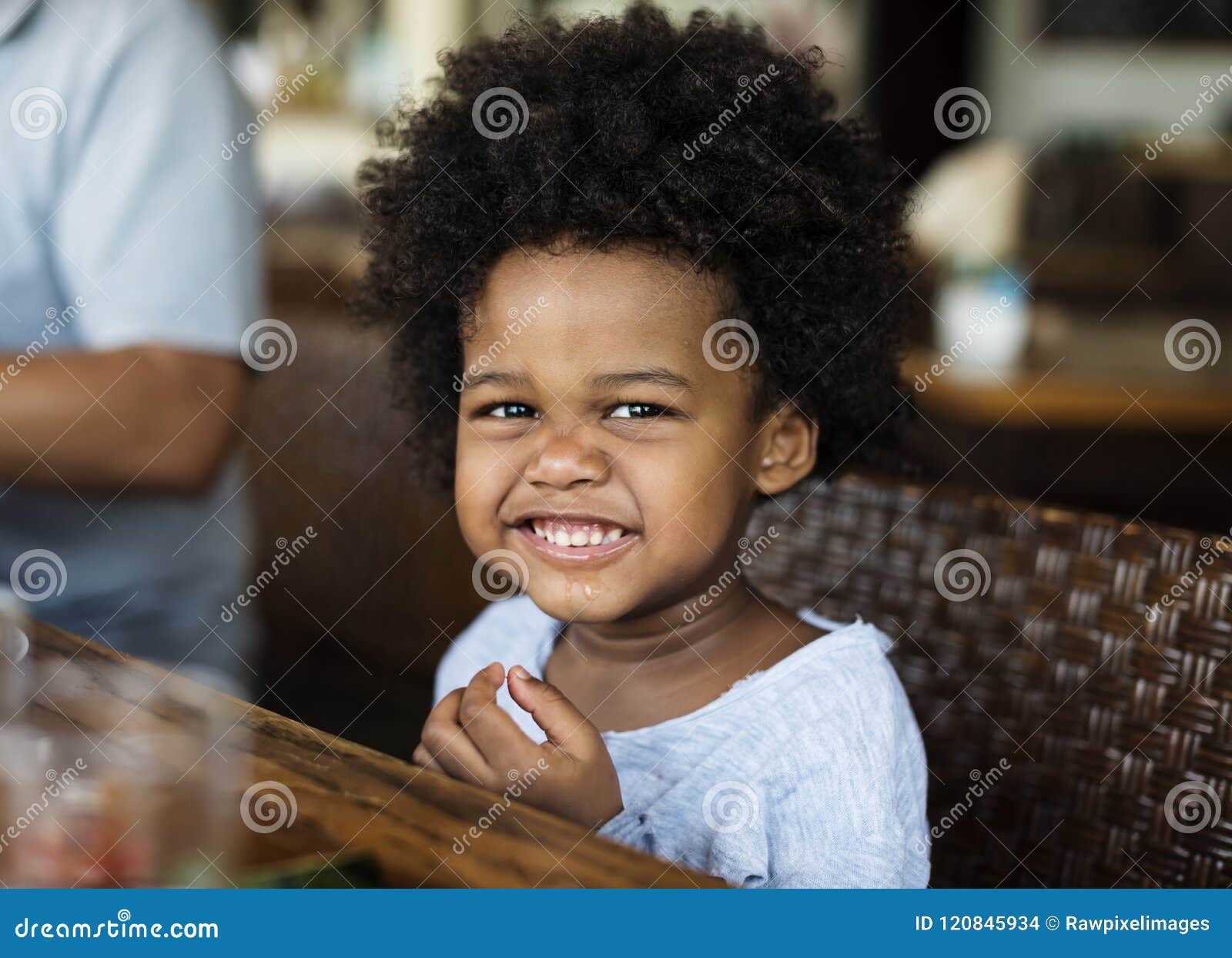 Petit Garcon Africain Mignon A Une Station De Vacances Photo Stock Image Du Verticale Rupture Petit Garcon Africain Mignon A Une Station De Vacances Photo Stock Image Du Verticale Rupture