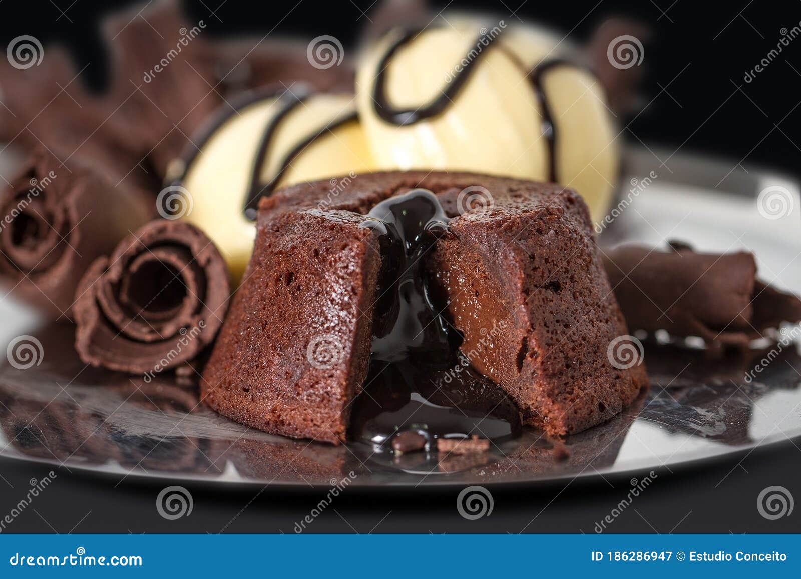 Petit Gateau With Ice Cream Chocolate Cake Stock Image Image Of Food Gateau