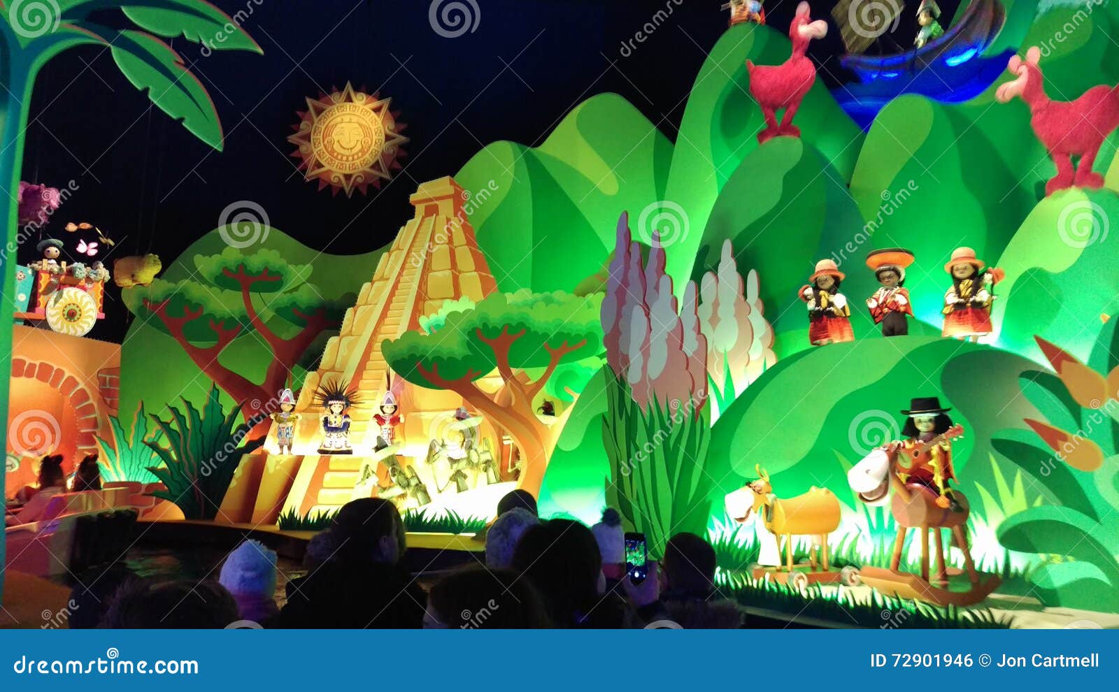 Petit Monde Disneyland Paris 2015 Photo éditorial - Image ...