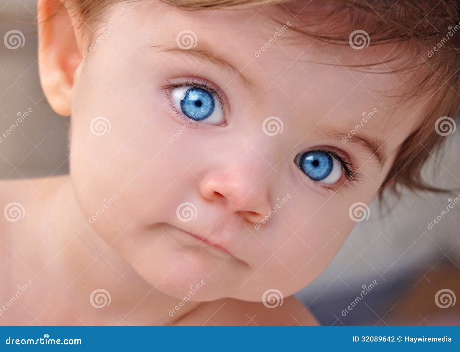 Petit Portrait Mignon De Plan Rapproche De Yeux De Bleus Layette Photo Stock Image Du Enfant Innocent 3642