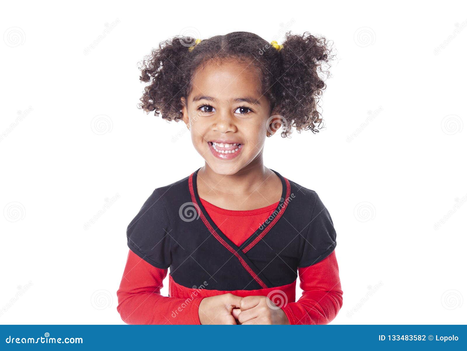 Petite Fille Africaine Adorable Avec La Belle Coiffure D Isolement Au Dessus Du Blanc Photo Stock Image Du Action Amusement Petite Fille Africaine Adorable Avec La Belle Coiffure D Isolement Au Dessus Du Blanc Photo Stock Image Du Action Amusement