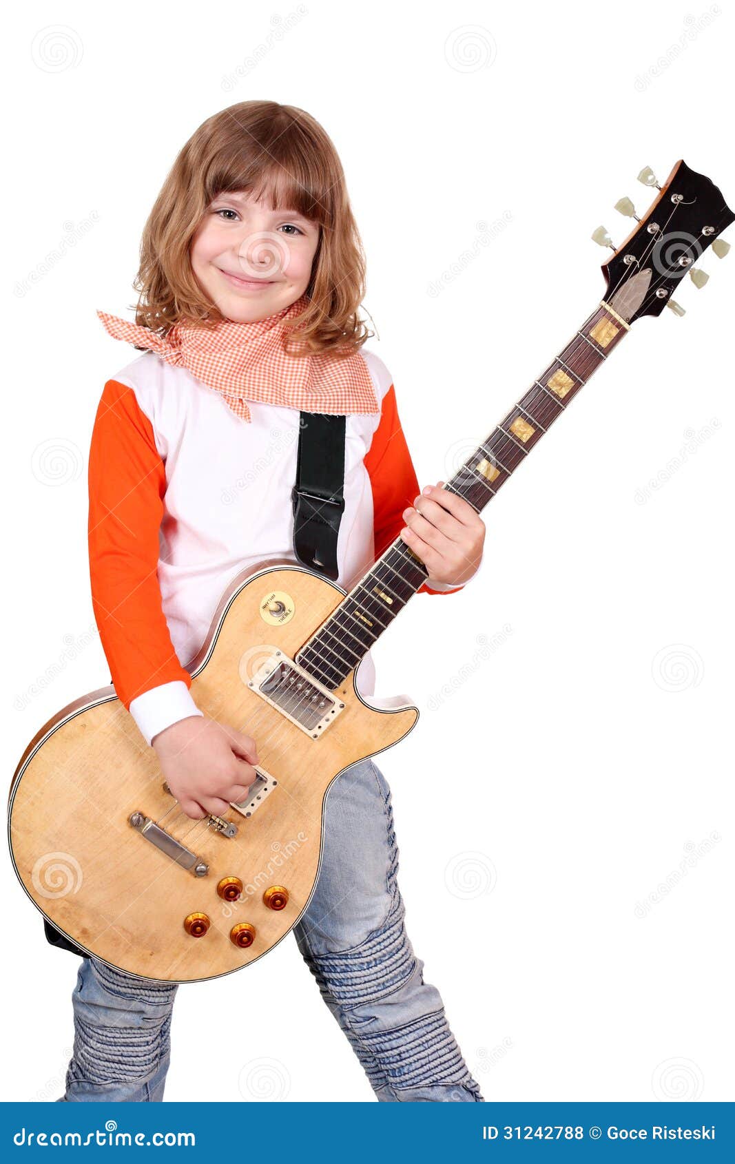 Petite fille avec guitare