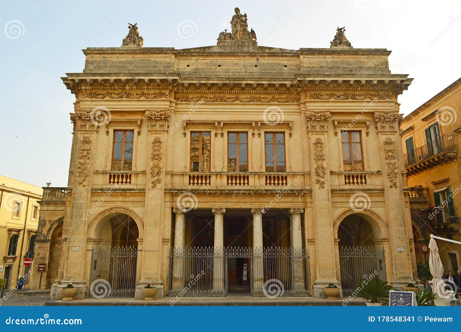 teatro tina di lorenzo noto sicily italy