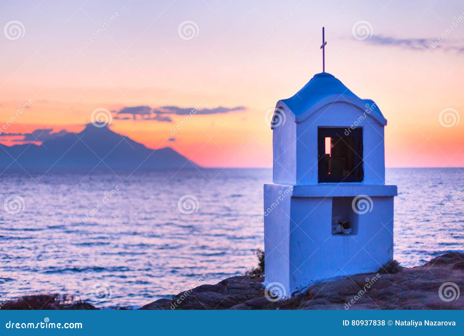 Petits Chapelle Et Mont Athos Grecs Au Lever De Soleil Ou Au