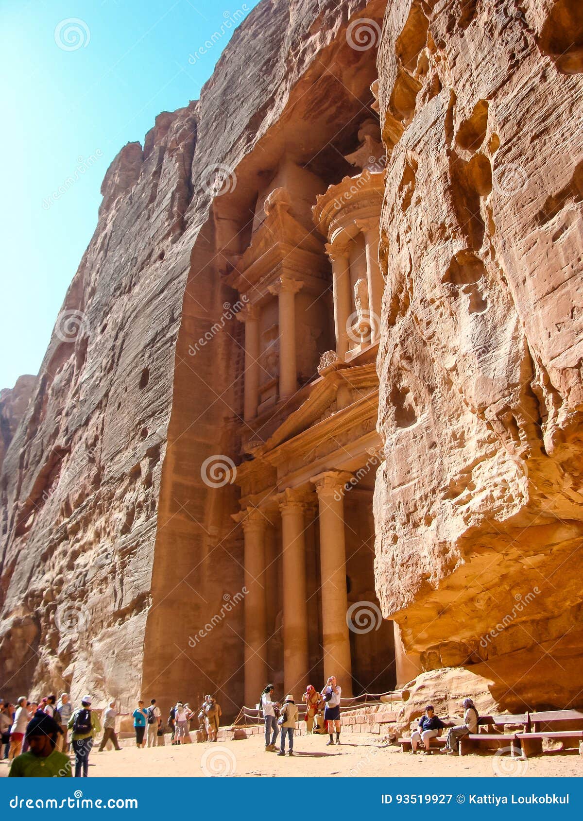 PETRA, JORDAN - OCTOBER 24, 2011: Visiting Petra, Unesco World Heritage Site on October 24, 2011 Editorial Photography - Image of east, people: 93519927