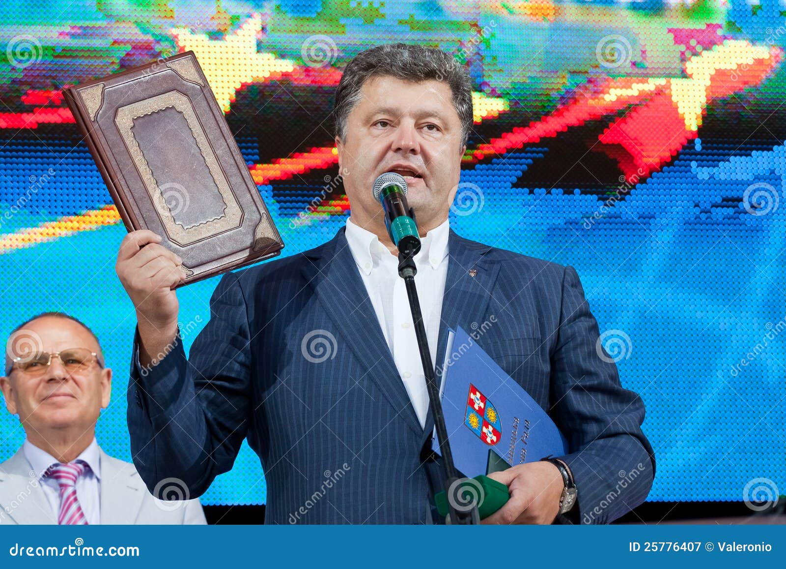 Petro Poroshenko editorial photography. Image of suit - 25776407