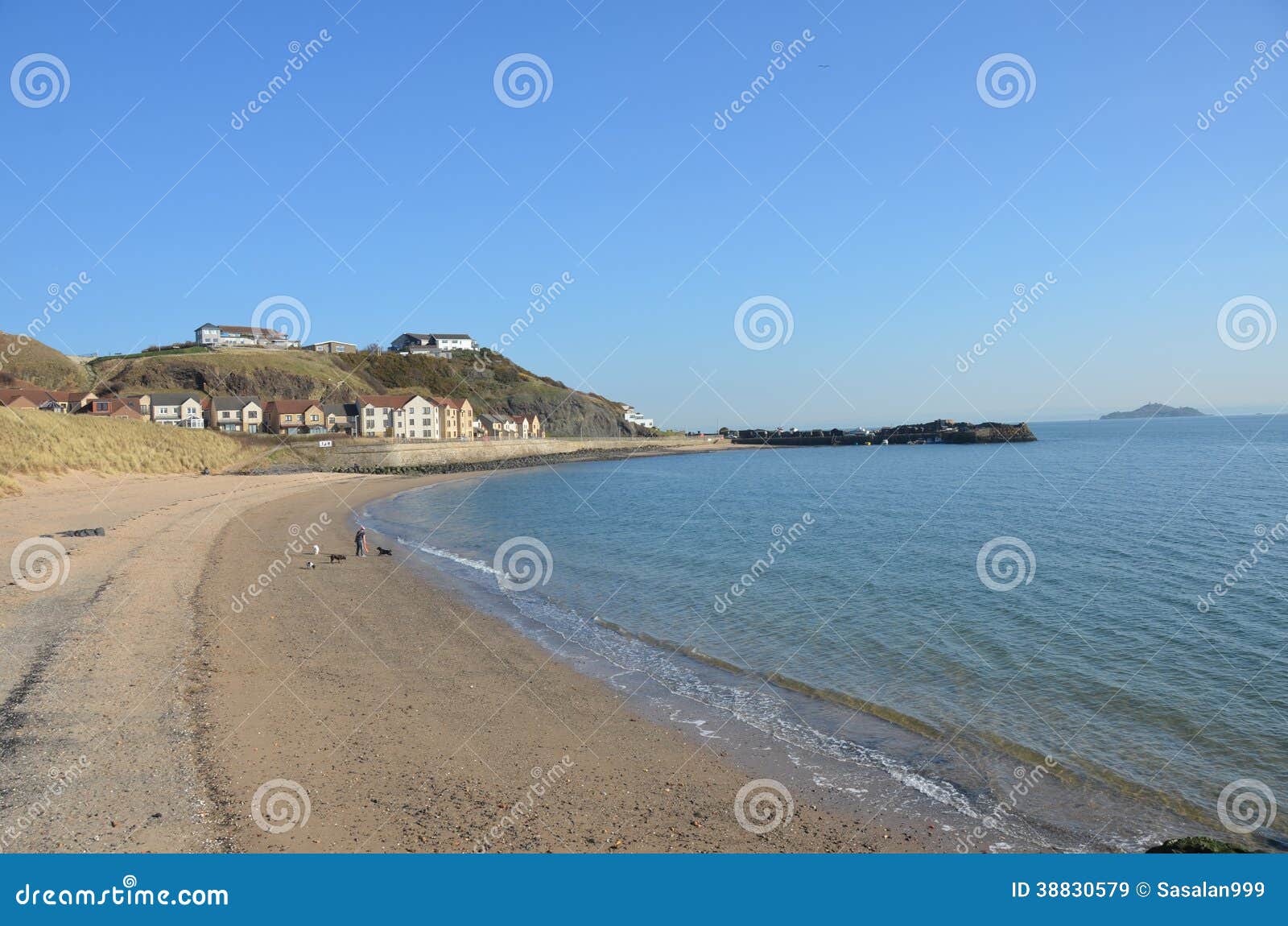 Pettycur Beach stock image. Image of homes, wall, ripple 38830579