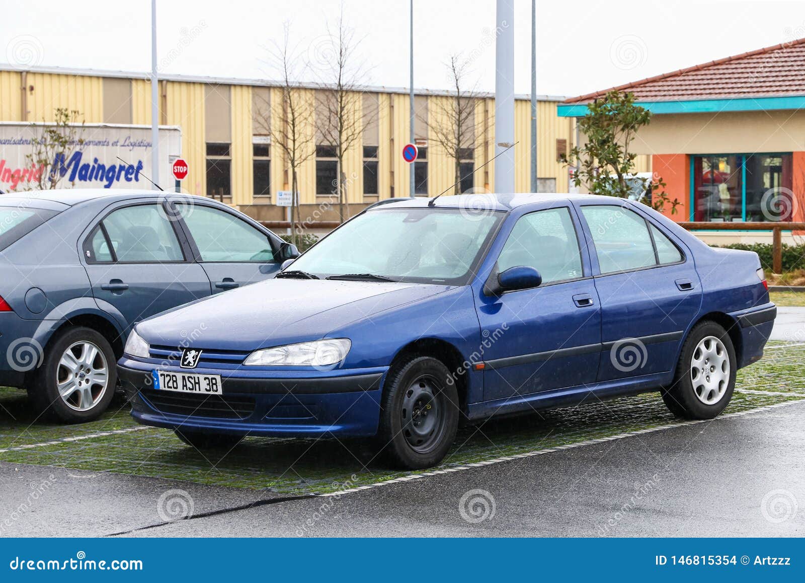 Peugeot 406 editorial stock image. Image of auto, dark - 146815354