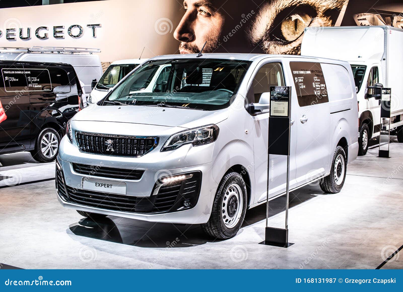 Photo profil ouvert Peugeot Expert III Pro (2016) - Photos Peugeot - Féline