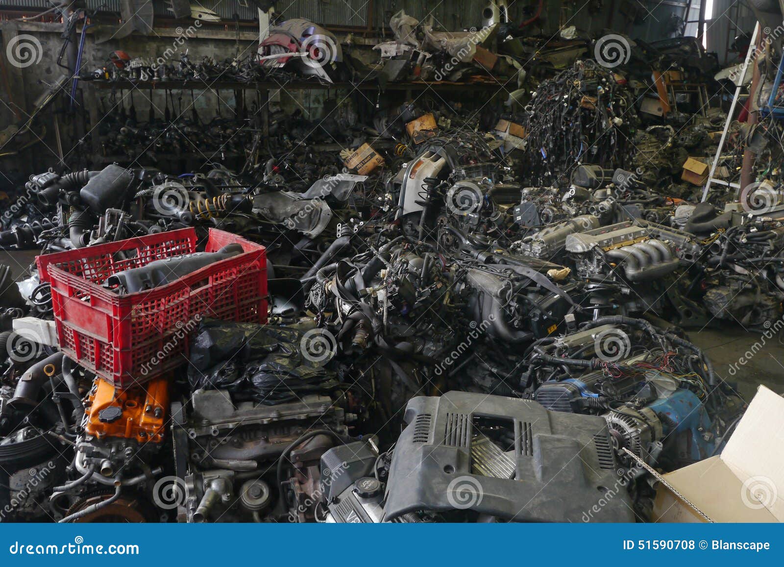 Pezzi Di Ricambio Di Auto Usata E Del Vecchio Motore Fotografia Stock