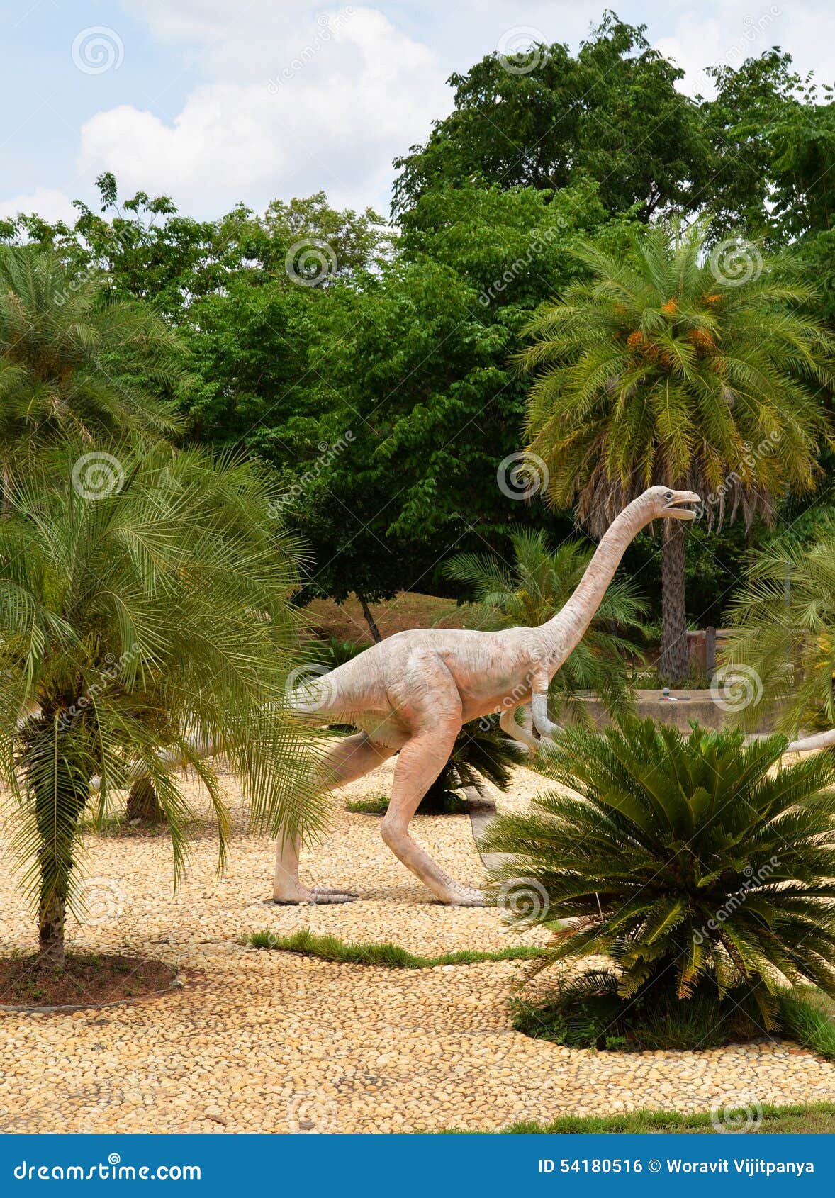 Pflanzenfressende Dinosauriere Stockfoto - Bild von thailand, nave