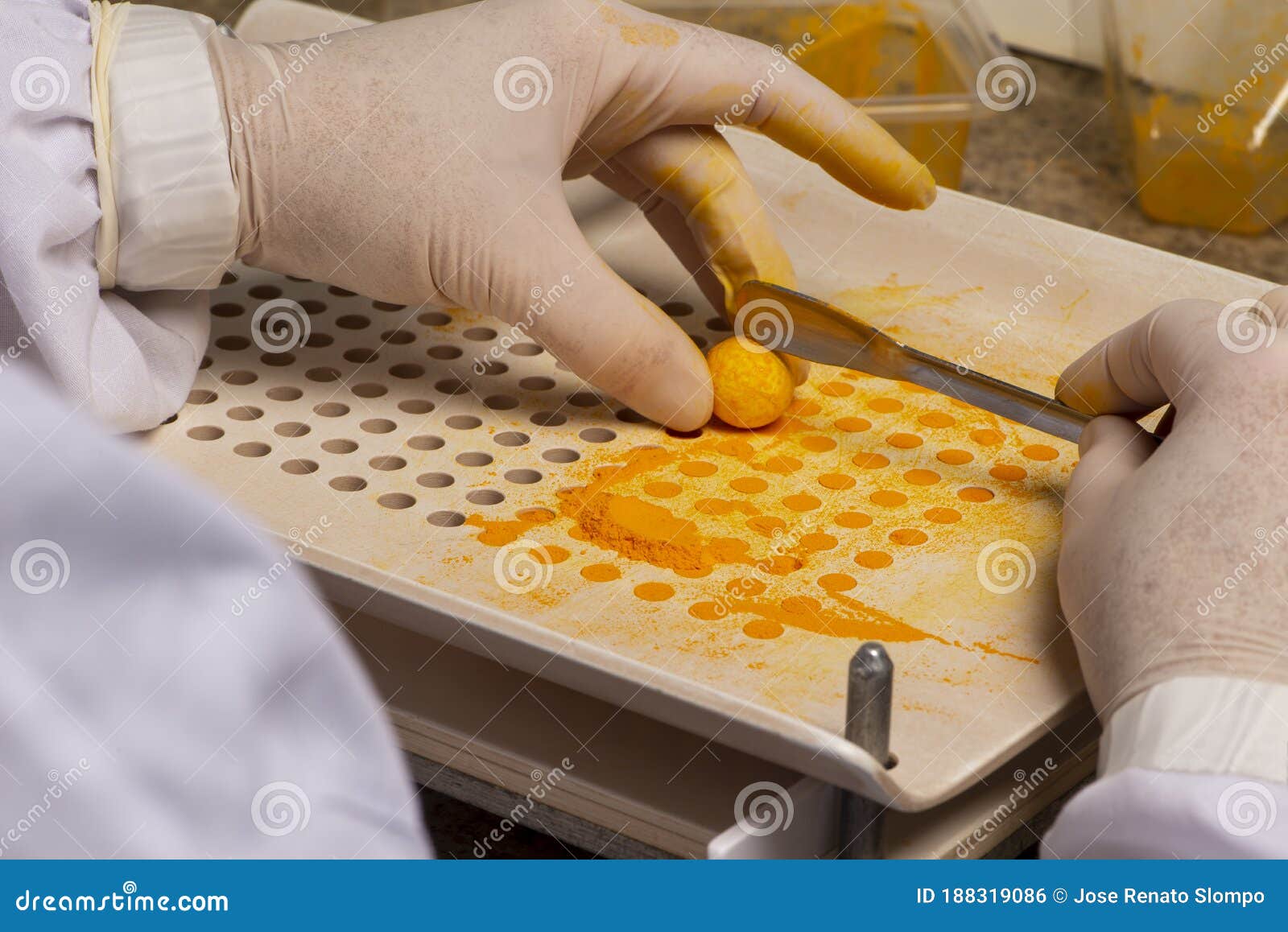 pharmaceutical using encapsulating plate for the production of homeopathic or allopathic remedies