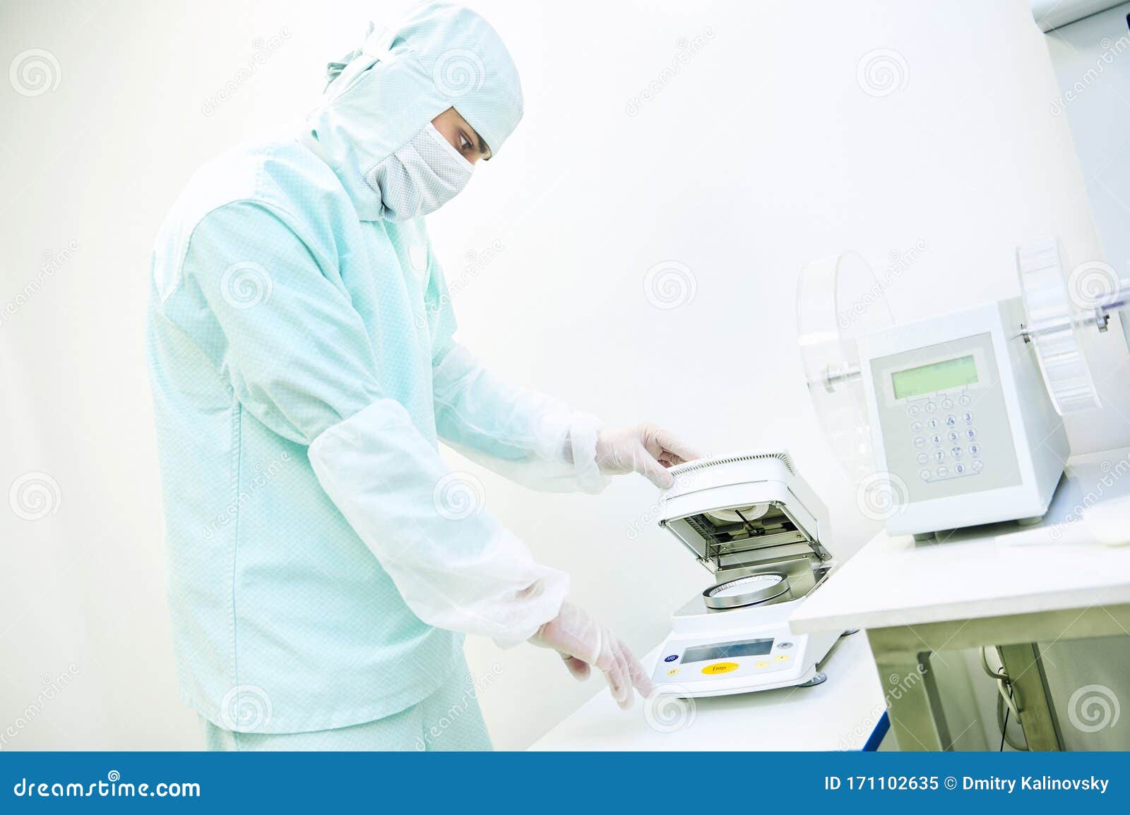 Pharmaceutical Worker Using Moisture Analyzer Stock Image Image of