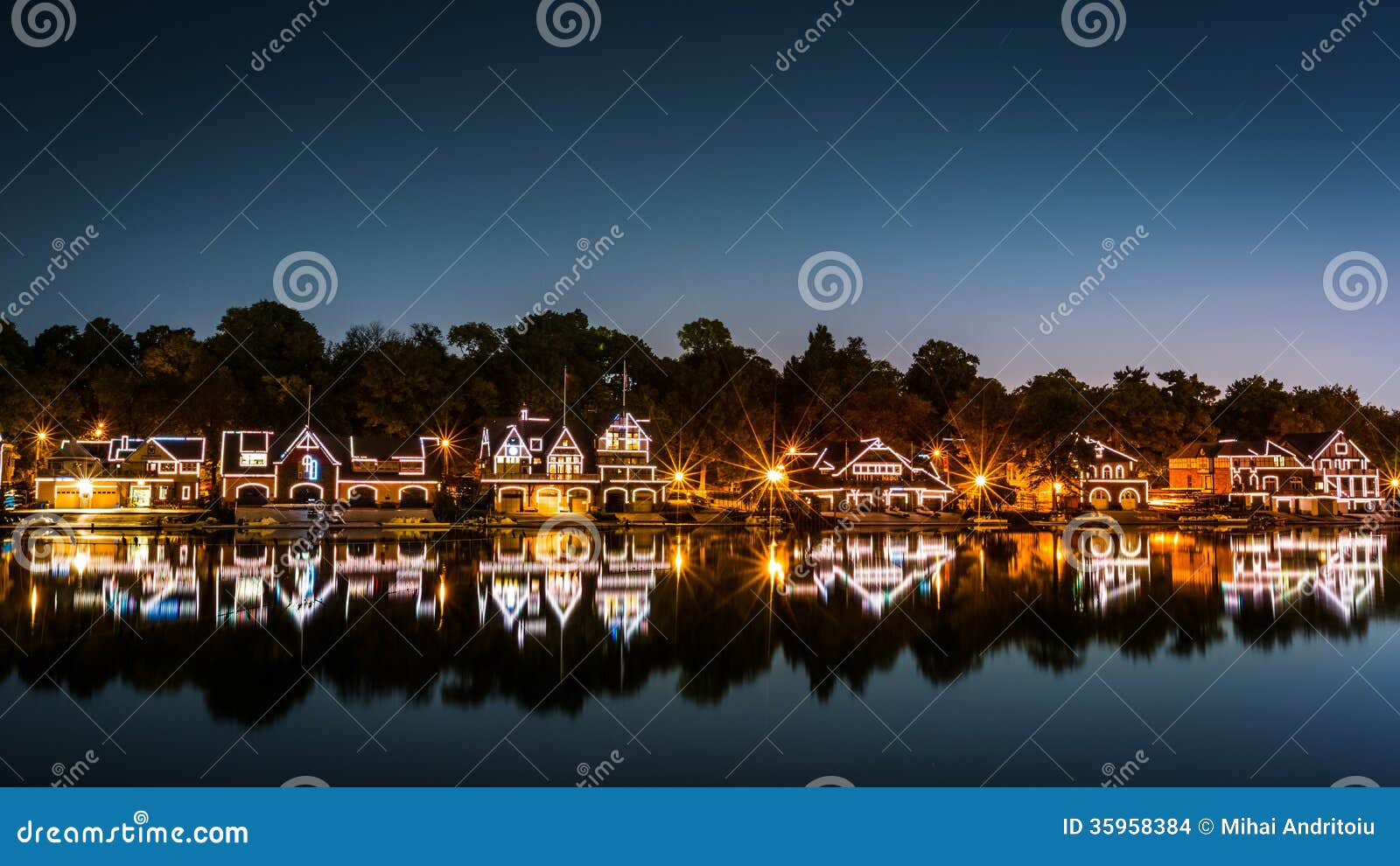 philadelphia boathouse row by night