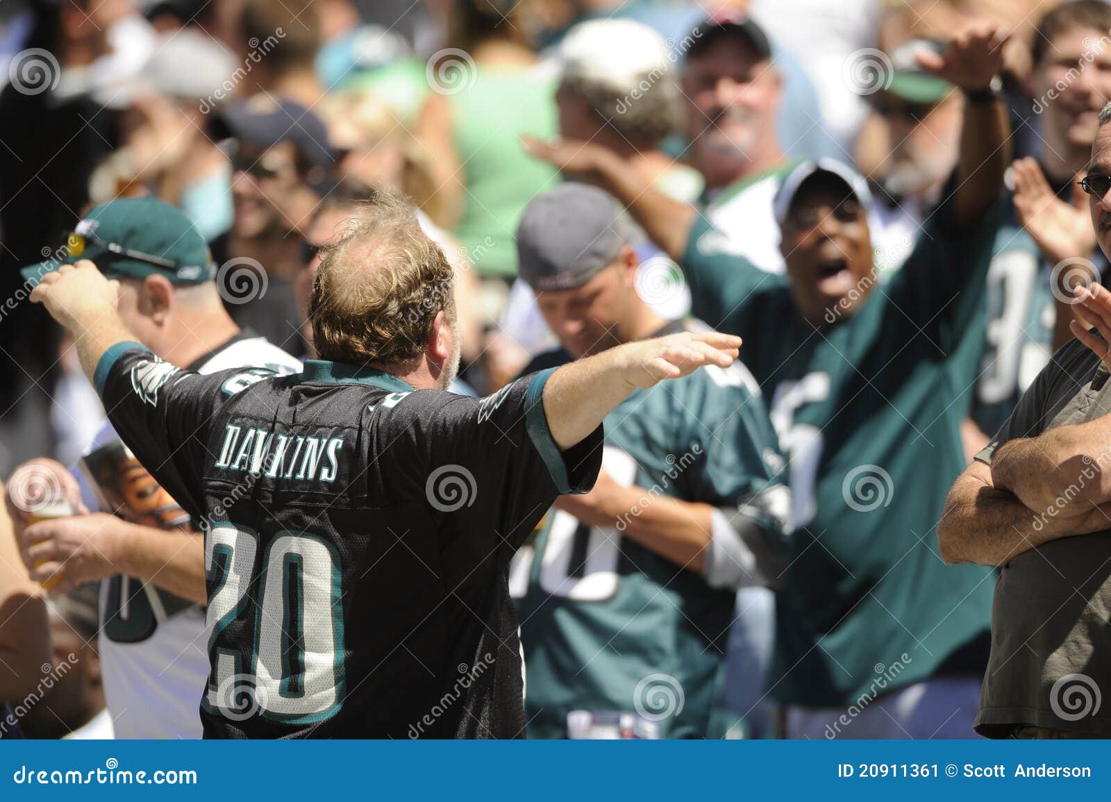 Philadelphia Eagle fans editorial photo. Image of eagle 20911361
