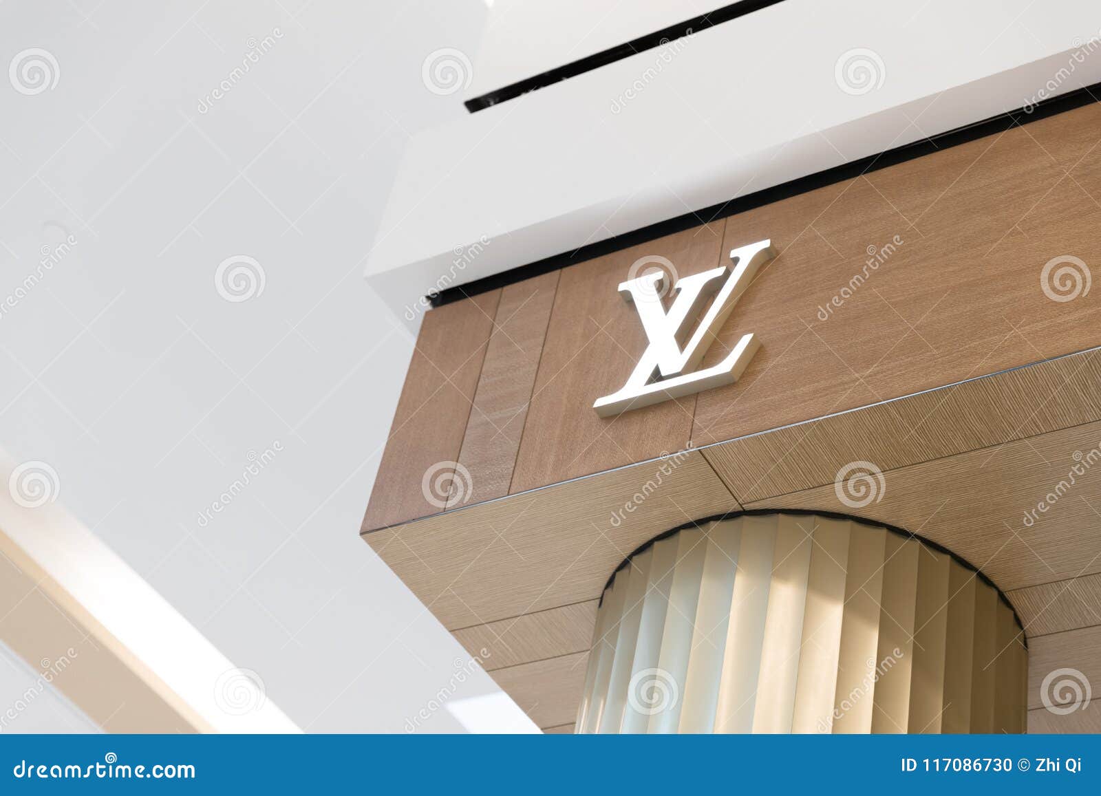 Inside Louis Vuitton Store At King Of Prussia Mall. Editorial Image - Image of indoor, handbag ...